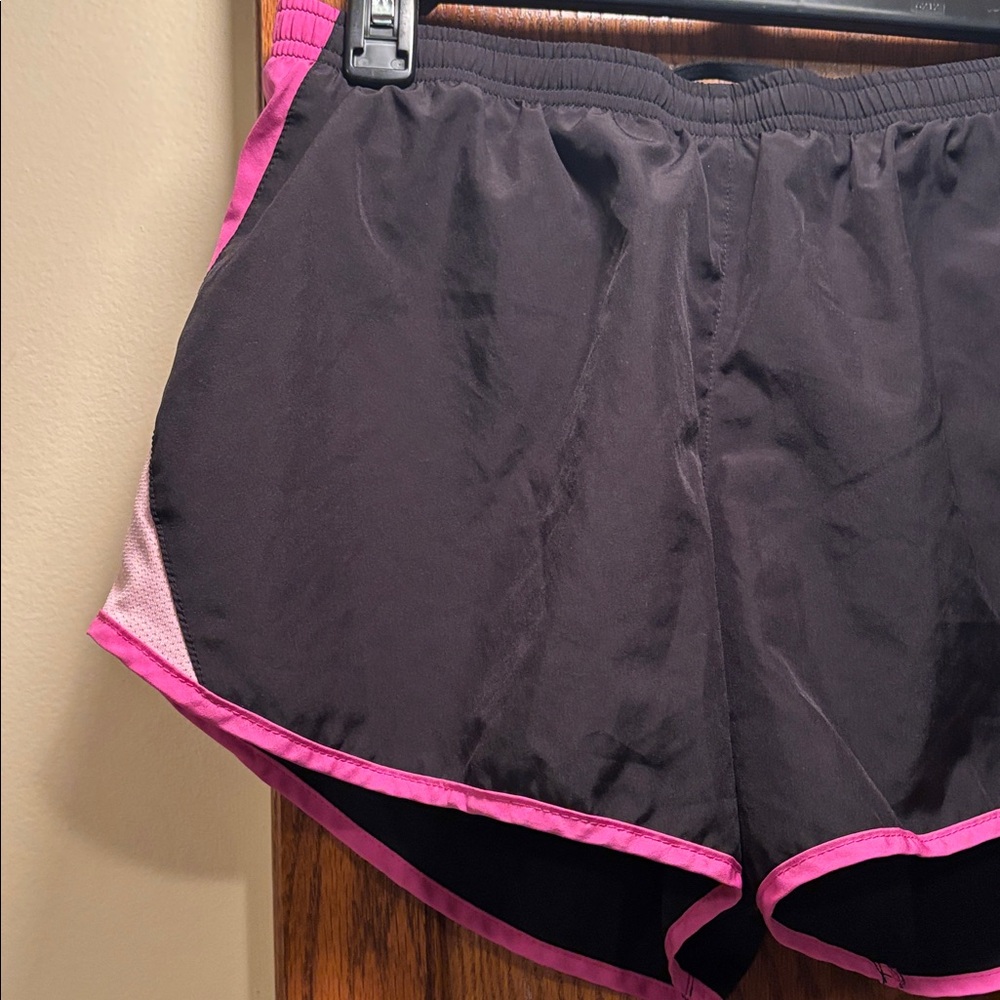 Nike Black Dri-FIT Women's Shorts - size Large - Picture 3 of 7